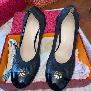 Tory Burch Jokie 75MM Pump in Classic Sheep and Soft Patent Leather
